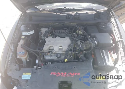 2001 Pontiac Grand Am Gt z USA, uszkodzony, nr VIN 1G2NW52E81C245384